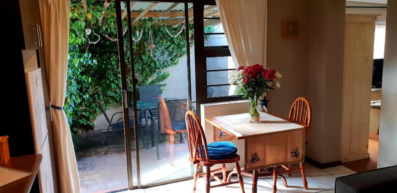 Seagulls Guest House Langebaan Ngoại thất bức ảnh